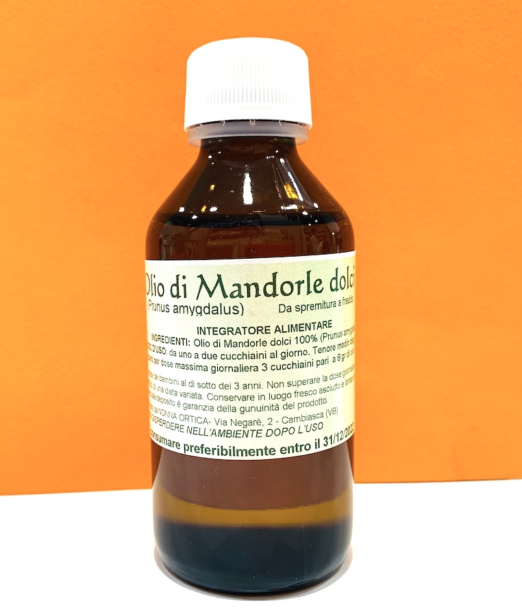Olio di mandorle dolci 100 ml - Nonna Ortica | Erboristeria Erbainfusa Como | Shop Online Olio di mandorle dolci 100 ml - Nonna Ortica | Erboristeria Erbainfusa Como | Shop Online