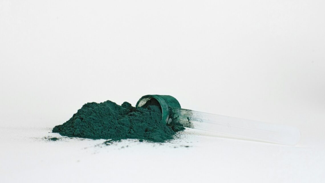 Spirulina vantaggi | Erboristeria Erbainfusa Como | Shop Online